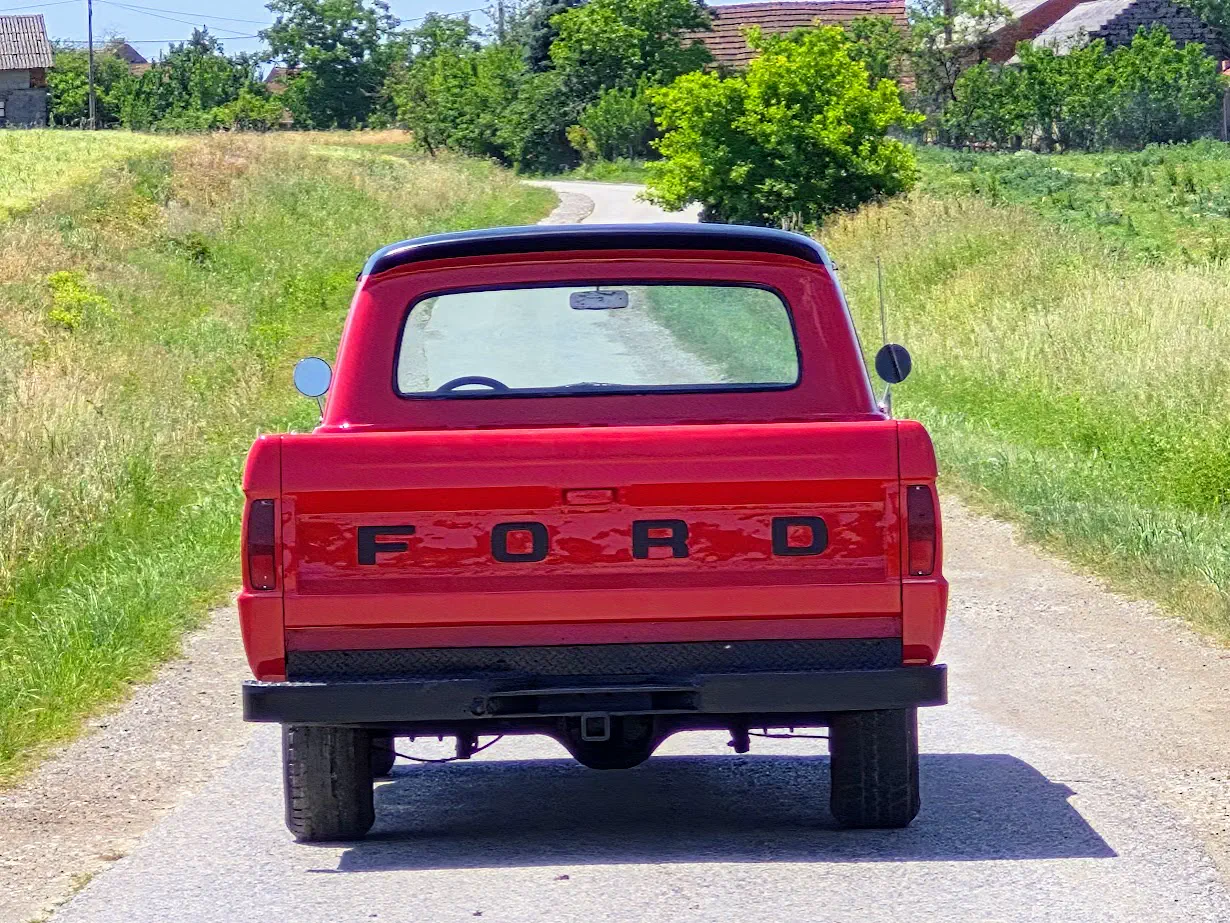 Ford F-100 Pickup — 2
